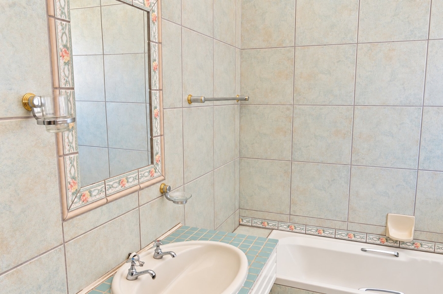 5 Bedroom Property for Sale in Doringkruin North West